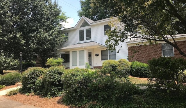 Dilworth - Updated 8 BR, 4 BA Close to City-Center