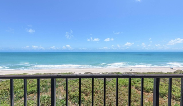 Direct Oceanfront 2/2 Condo on North Hutchinson Island