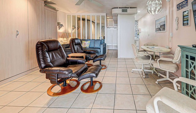 Directly on the Gulf - Unit 17 - Studio - Second Floor - Sleeps 2