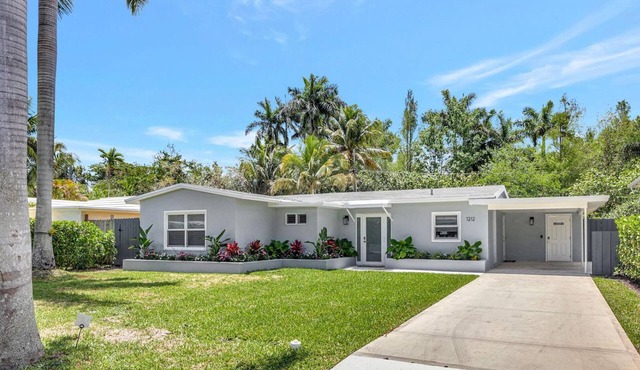 Discover Luxury Living minutes from Beaches and Downtown Las Olas.