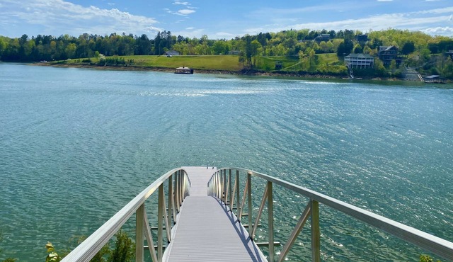 Douglas Lake Retreat w/80' Ramp to Fishing Dock, Grill, Hot Tub, Foosball, WIFI & Free Tickets!