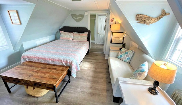 Downtown efficiency apartment, perfect for two