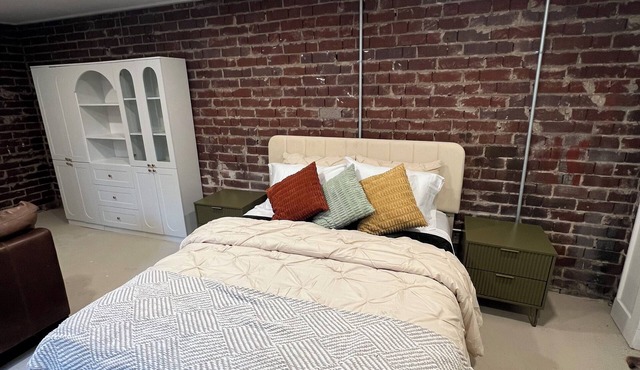 Downtown Kingsport Bungalow 1-bedroom Midterm Rental