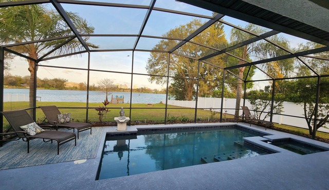 Downtown Lakehouse w/Pool, Best View in Orlando!