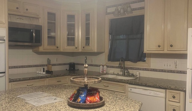 Duplex Side A- two bedroom pet friendly home in charming Pasadena in Pasadena