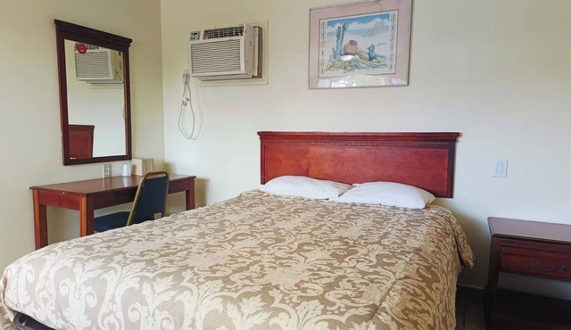 Easygoing Pharr Escape with Free Wi-Fi, Parking, and Local Dining Nearby in Pharr