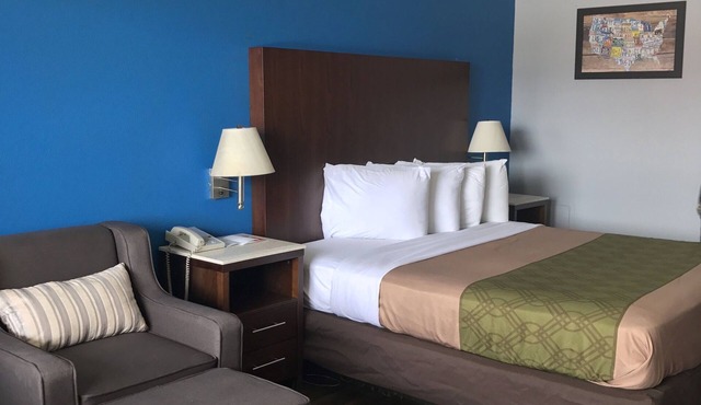 Econo Lodge Inn & Suites Virginia Beach - Norfolk