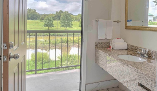 Econo Lodge Sevierville-Pigeon Forge on the River