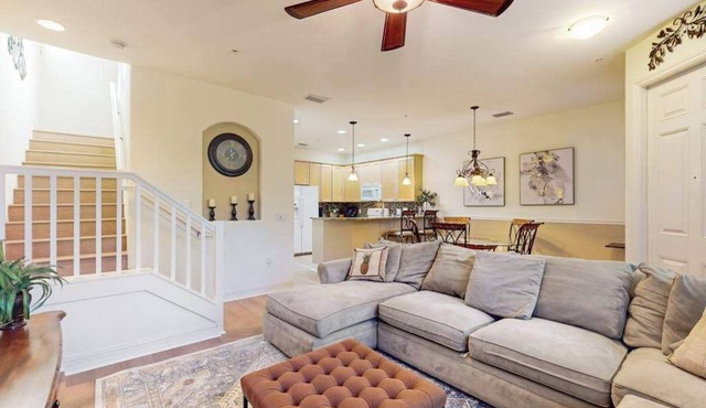 Elegant villa with private lanai, desk, resort pool, spa & washer/dryer