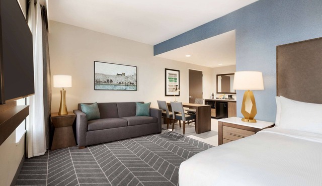 Embassy Suites by Hilton Wilmington Riverfront