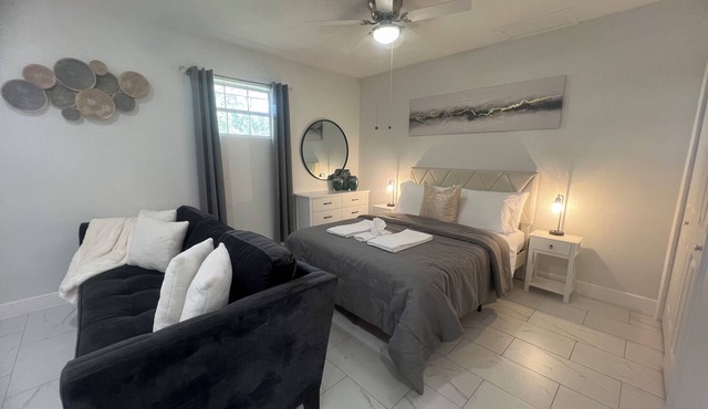 Enjoy in this beautiful and serene south Lakeland area Perfect for 4 traveler