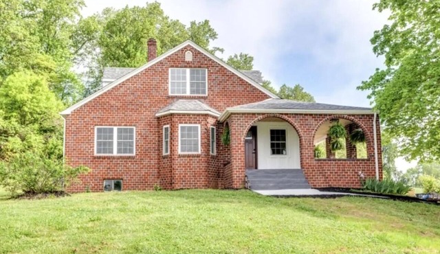 Entire Home -Tranquil Haven MTN Retreat, 3-bedroom, 2-bath, WIFI, AC in Tazewell