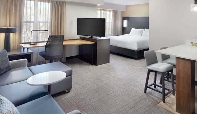 Everything You Need For The Perfect Vacation! Free Breakfast, Pool, Pet-Friendly