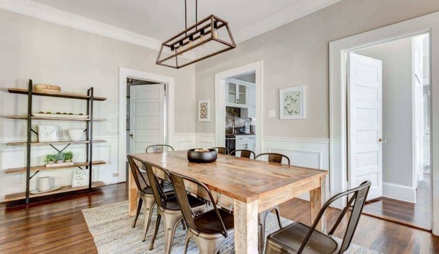 Excellent Home Near Uptown, Walk to Shops & Dining