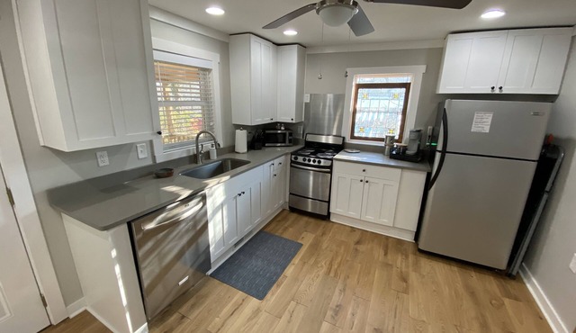 Executive Cottage, 5 star accommodations near historic downtown Toccoa. in Toccoa