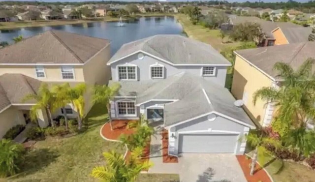 Executive Home in Lehigh Acres