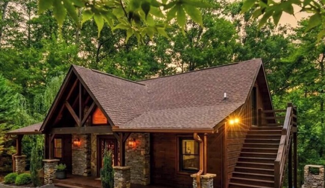 Experience Rustic Retreat Private Hot-Tub Fire-Pit Games Close to Town in Blue Ridge