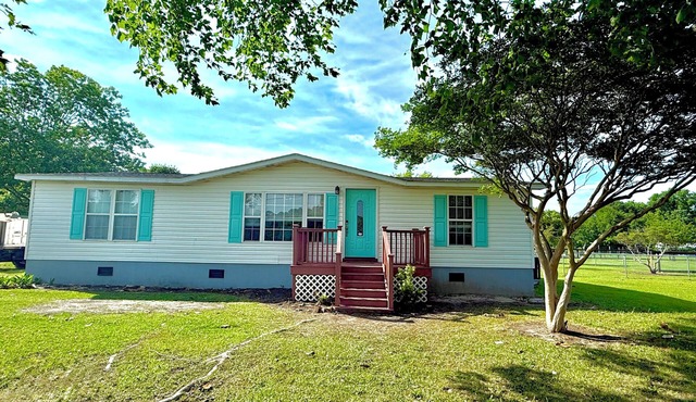 Family Friendly Coastal Home Dog Friendly Yard Near Beach Sleeps 7