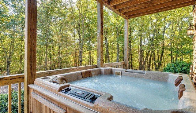 Family Getaway: Georgia Cabin w/Outdoor Hot Tub