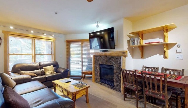 First-Floor Getaway w/a Free WiFi, a Shared Hot Tub & a Fitness Center in Copper Mountain