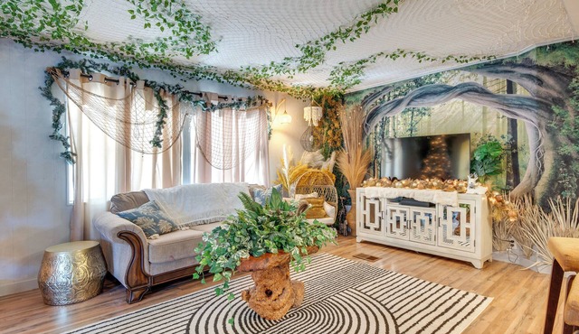 Fish & Boat: Riverfront Apt w/Canoe in Edgewater
