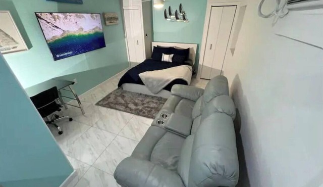 ★Flamingo Studio★ 5 min to Beach ★