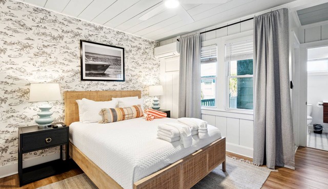 Folliday Inn- The Overnighter- Room 25
