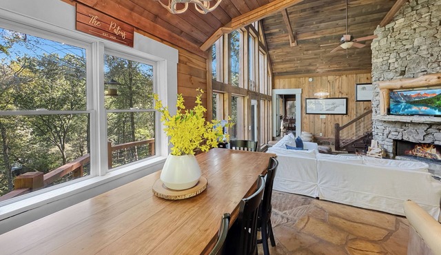 Four Seasons Mountain Escape - Riverfront | Pet Friendly | Hot Tub in Blue Ridge