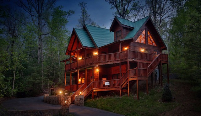 From the moment you step into this deluxe cabin you will want to return again.
