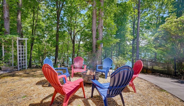 Game Room & Deep Water Lake Hartwell Group Retreat