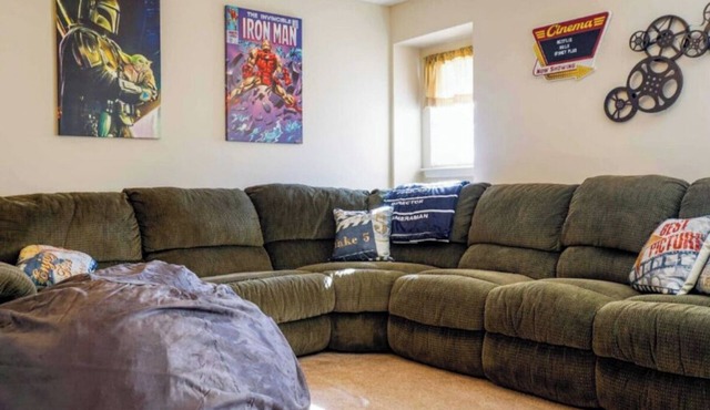 Game Room! Theater! Spa Room/Massage Chair