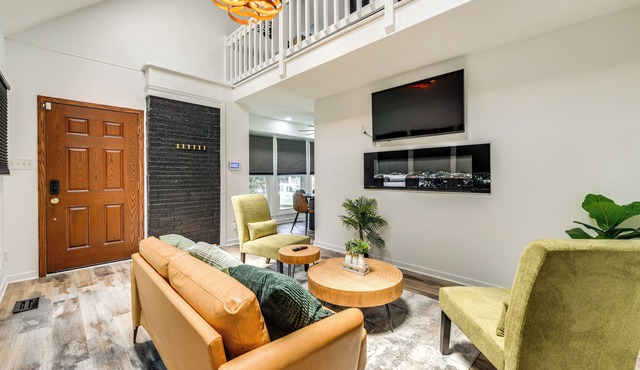 Game Room + Yard: Updated House in Chester!