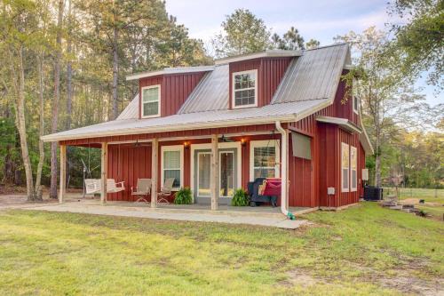 Georgia Farmhouse: Lake Access, Private Beach