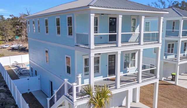"Gimme Shelter" Home Within 5 blocks to Beach!