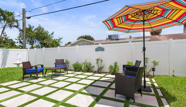 Glam's Guest House in Palm Beach Gardens