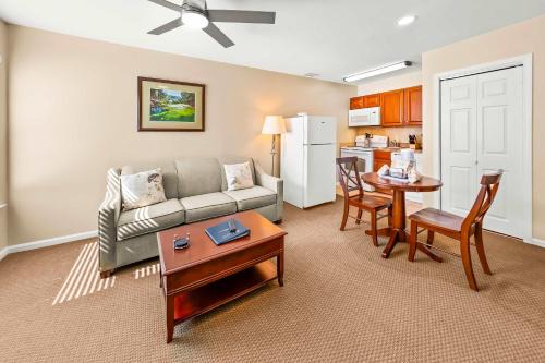 Golf & Pool Condo Family Friendly in New Bern
