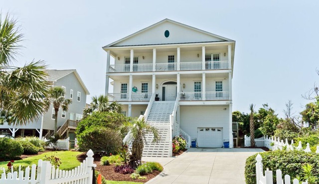 Gone With The Waves, Oceanfront House in Emerald Isle, NC!