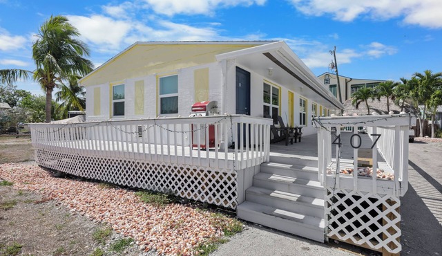 Goodland Condo | A Short Walk to Great Restaurants