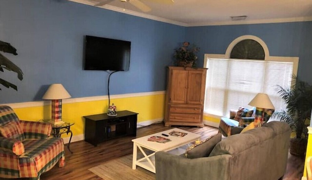 Gorgeous 1st Floor Condo at Arrowhead Country Club