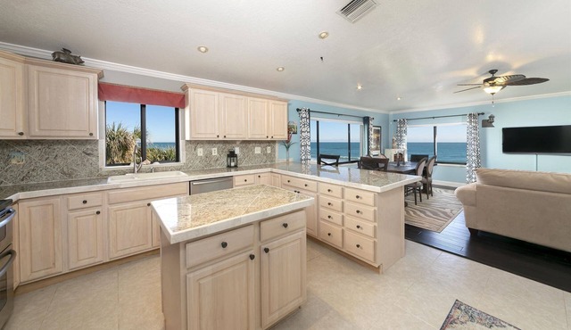 Gorgeous Beach Side Villa With Perfect Ocean View in Satellite Beach