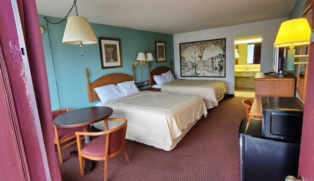 Gray Plaza Motel