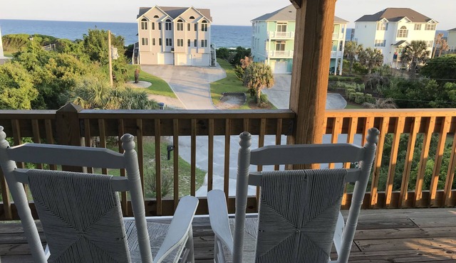 Great Ocean View! Quiet Cul-de-sac, 4 minute walk to Beach, Waterpark, Shopping