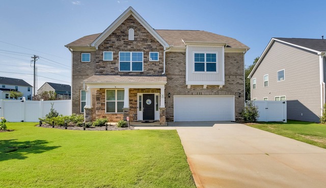Greer Family Home w/Library, Sunroom & Backyard!