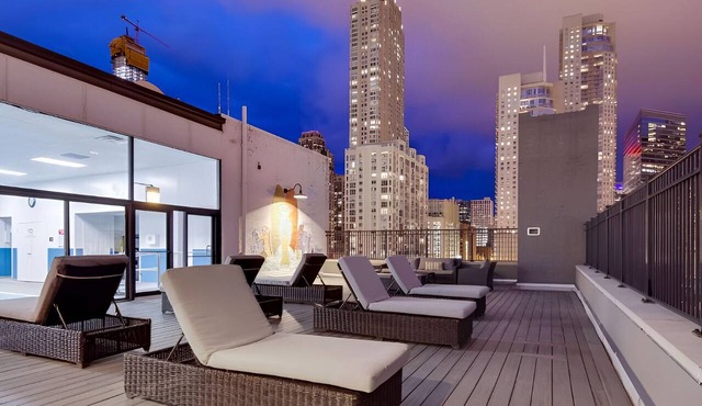 Group Vacation! 4 Comfortable Units, Rooftop Deck in Chicago