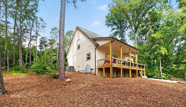 Guest House at The Starling Bear Den