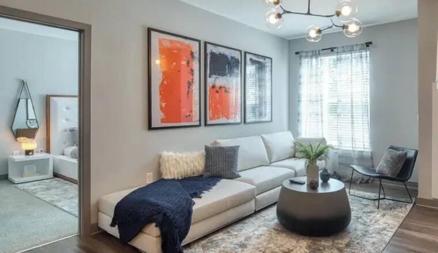 H4N Ellipse Urban | 1Bd Apartment Near Peninsula Town Center