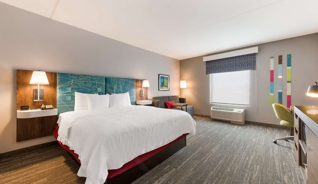 Hampton Inn & Suites Charlotte Airport