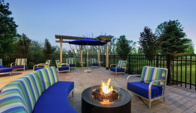 Hampton Inn & Suites Rogers in Rogers