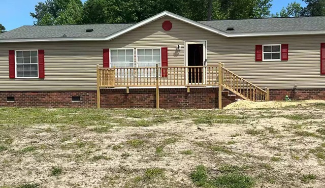 Hayne Hallow, Entire home in Castle Hayne, North Carolina