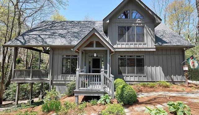 Heaven on Eleven - A charming three bedroom, three and a half bathroom home.